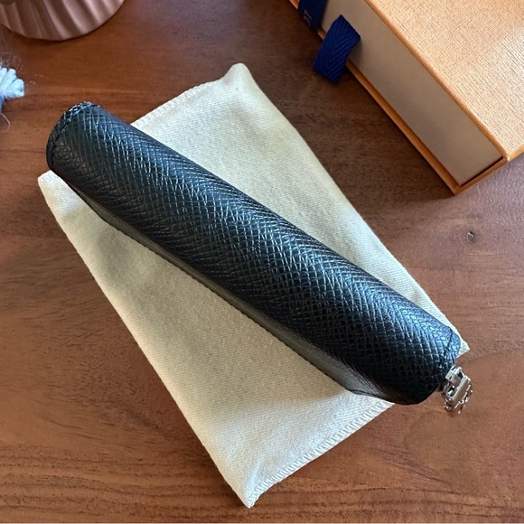 Louis Vuitton Zippy Coin Purse pouch Vertical Taiga Leather M30511 Box, dustbag - Picture 5 of 16